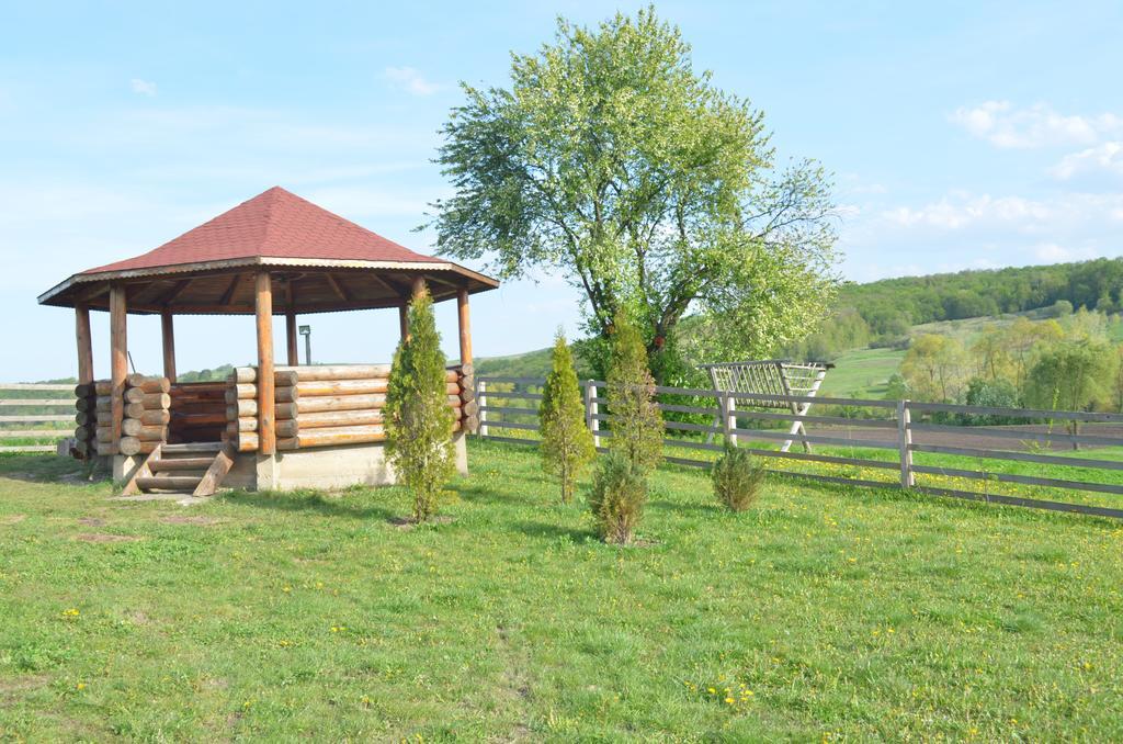 Hotel Popas Todiresti - La Iazul Cu 5 Casute Suceava Exterior foto